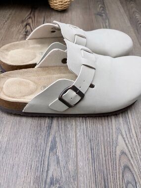 Women’s Buckle Slip-On Clog in Light Cream